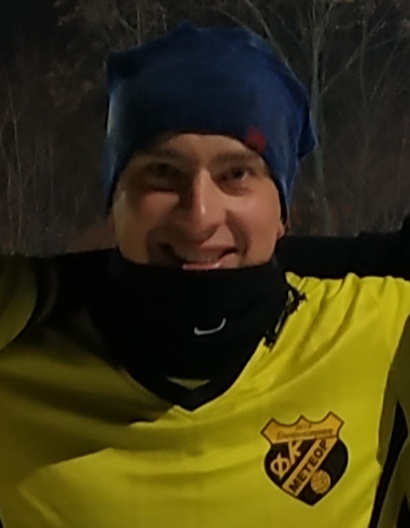 г